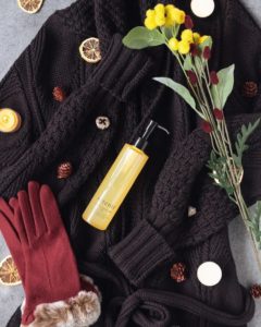 手袋など季節感を感じやすくさせる