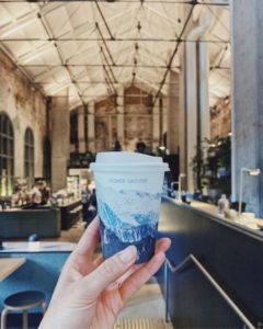 デザインを見せる