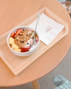 寄るか、引くか、上から、下からなどアングルを工夫