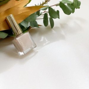 撮影するときは可動式テーブルがあると便利