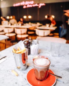 奥行き感がある写真の場合はS字構図が有効